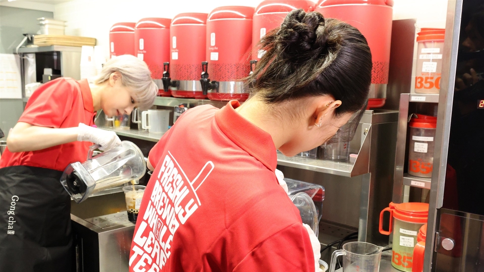 HANA-CHANnel 4月30日(水)放送分 JISOO&YURIゴンチャでクルー体験