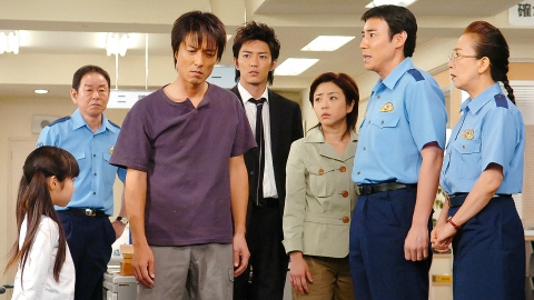 こちら本池上署 DVD-BOX〈5枚組〉 Amazon.co.jp: こちら本池上署DVD-BOX 全11話5枚組版 原案:たかもち