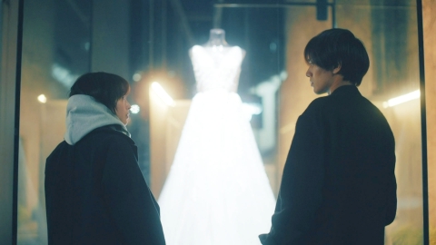 夕暮れに、手をつなぐ