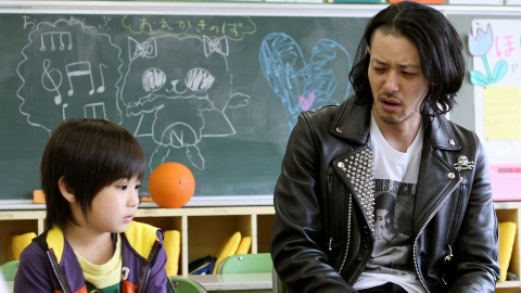 家族のうた　TVドラマシリーズ　主演 : オダギリジョー　DVD Box 家族のうたを観る | Prime Video