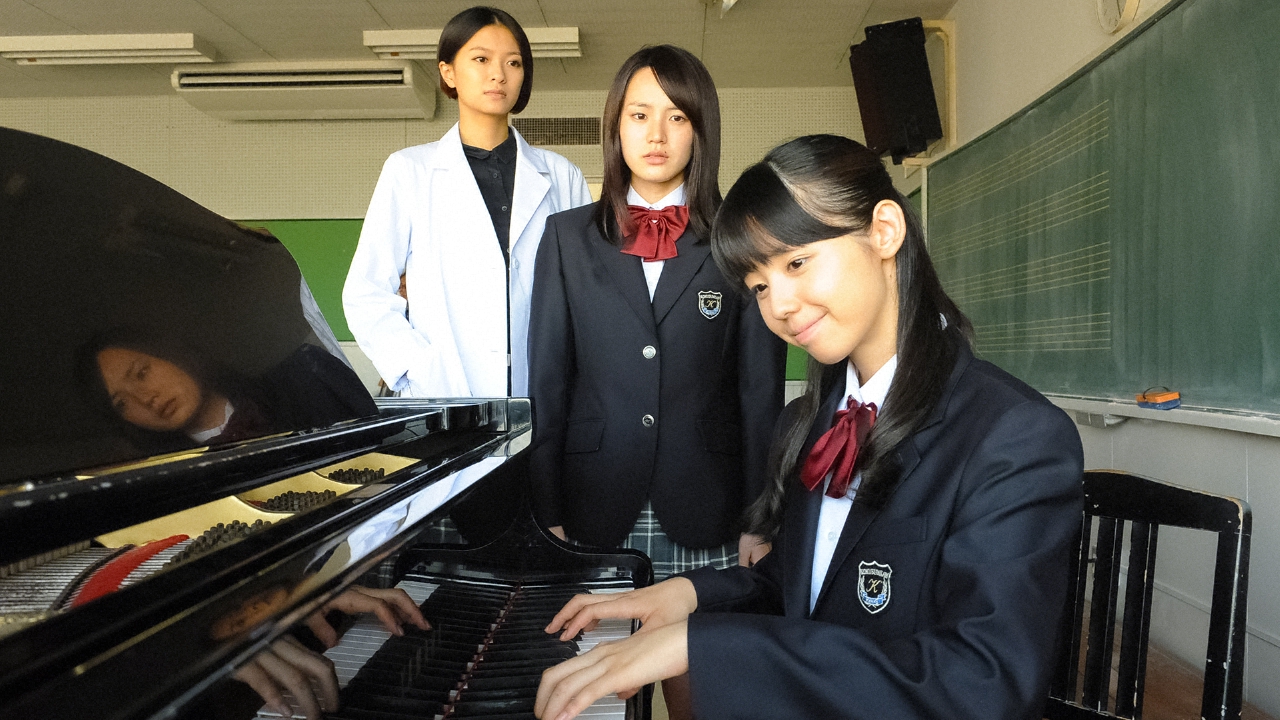 黒 の 女 の 教師